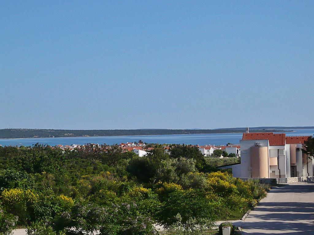 Apartmani Ruza Novalja Exterior foto