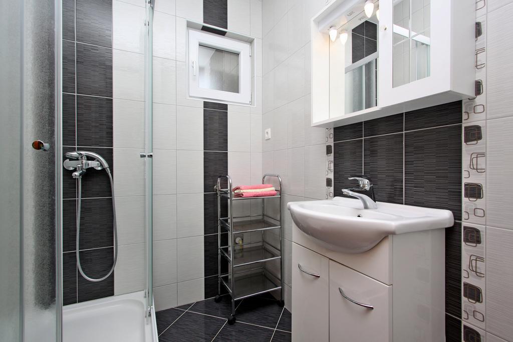 Apartmani Ruza Novalja Exterior foto