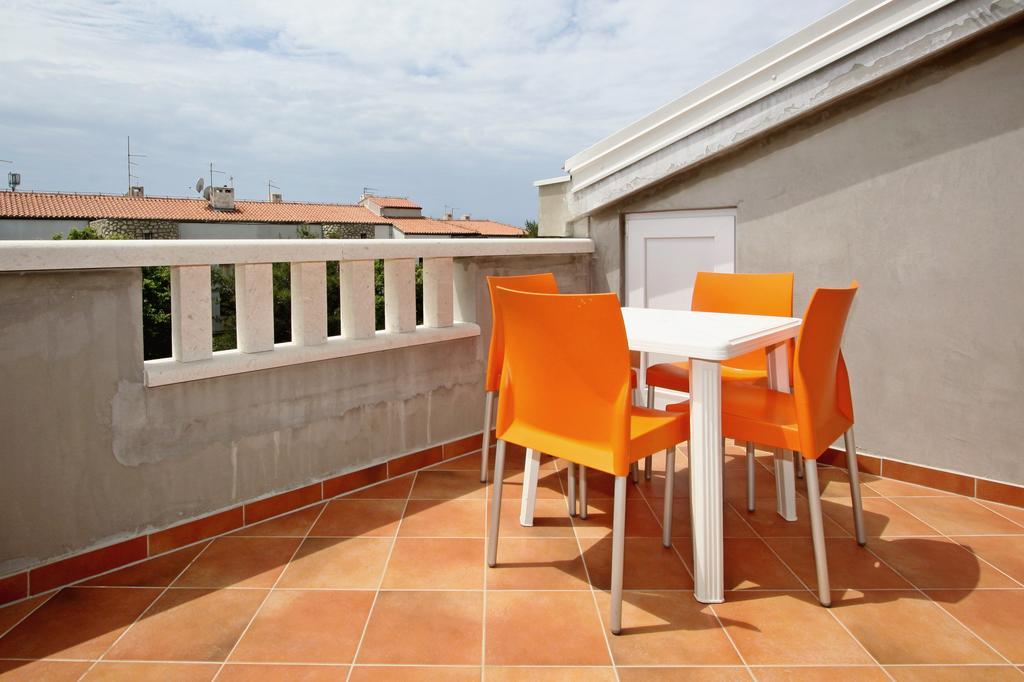Apartmani Ruza Novalja Exterior foto