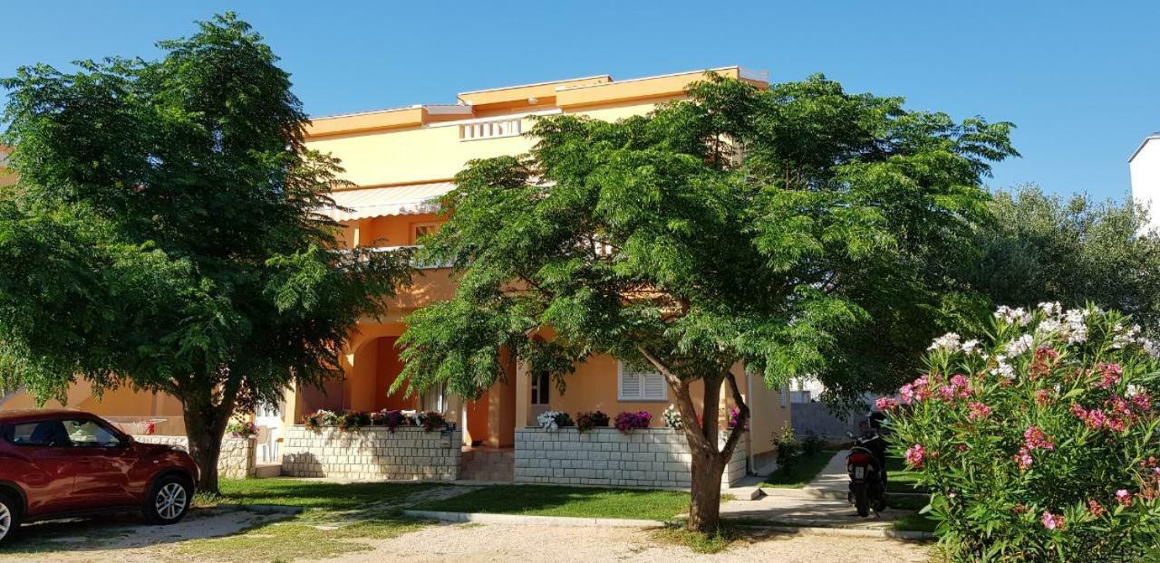 Apartmani Ruza Novalja Exterior foto