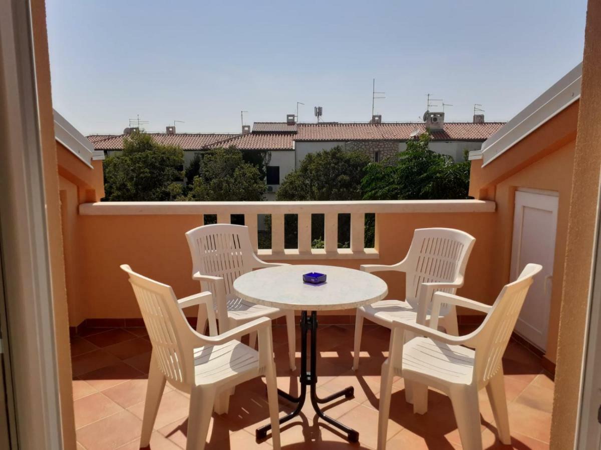 Apartmani Ruza Novalja Exterior foto