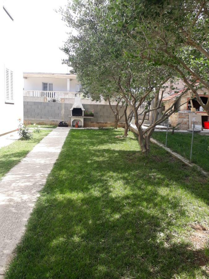 Apartmani Ruza Novalja Exterior foto