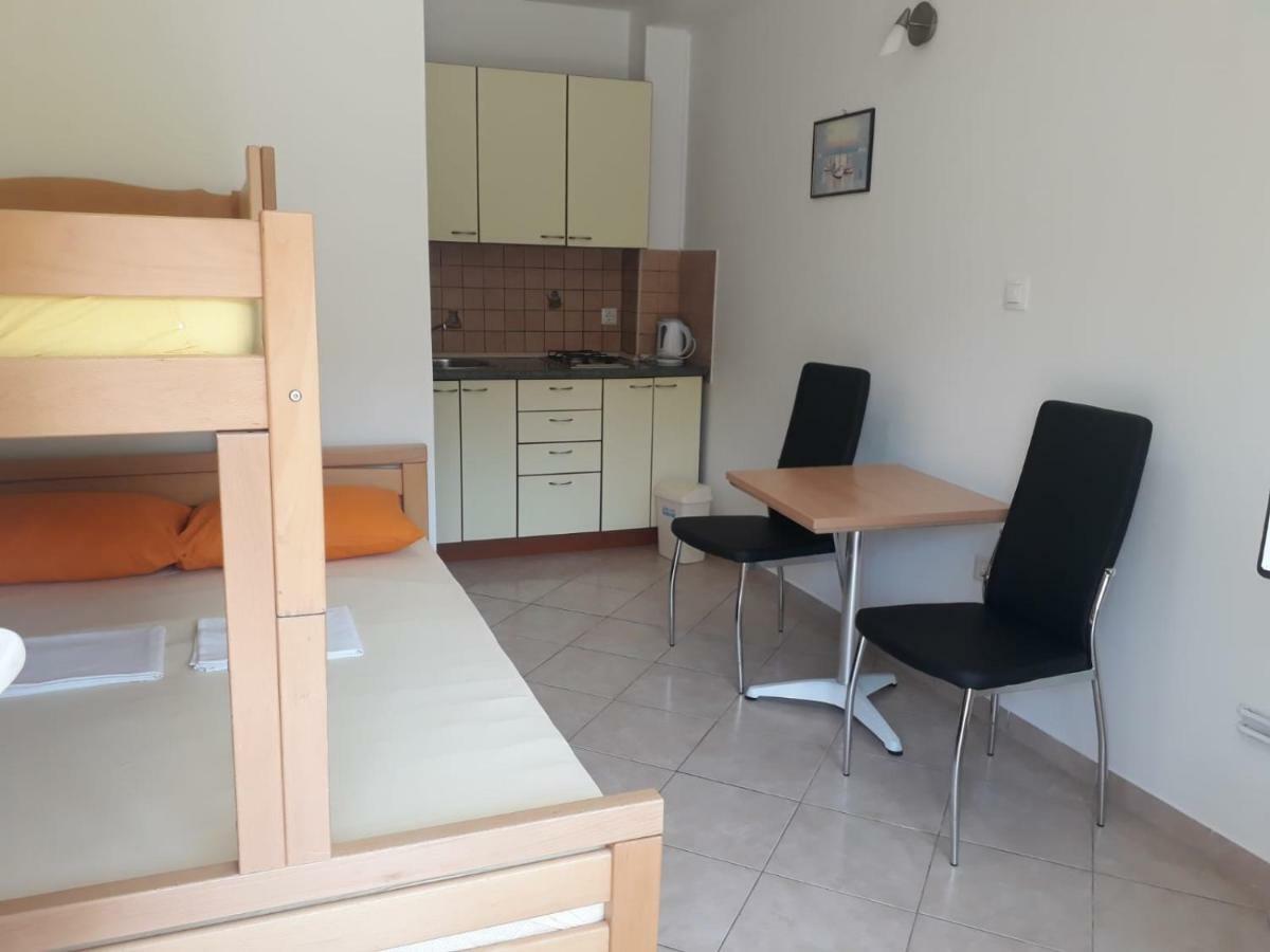 Apartmani Ruza Novalja Exterior foto