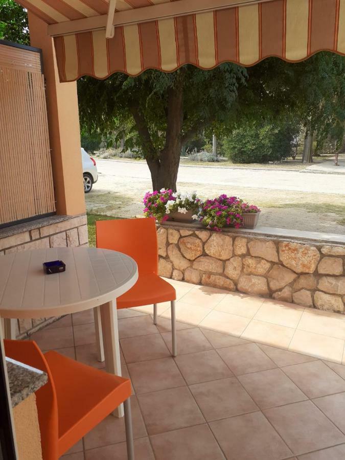Apartmani Ruza Novalja Exterior foto